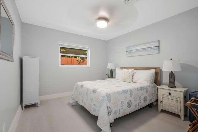 416 Lighthouse Drive North-small-020-016