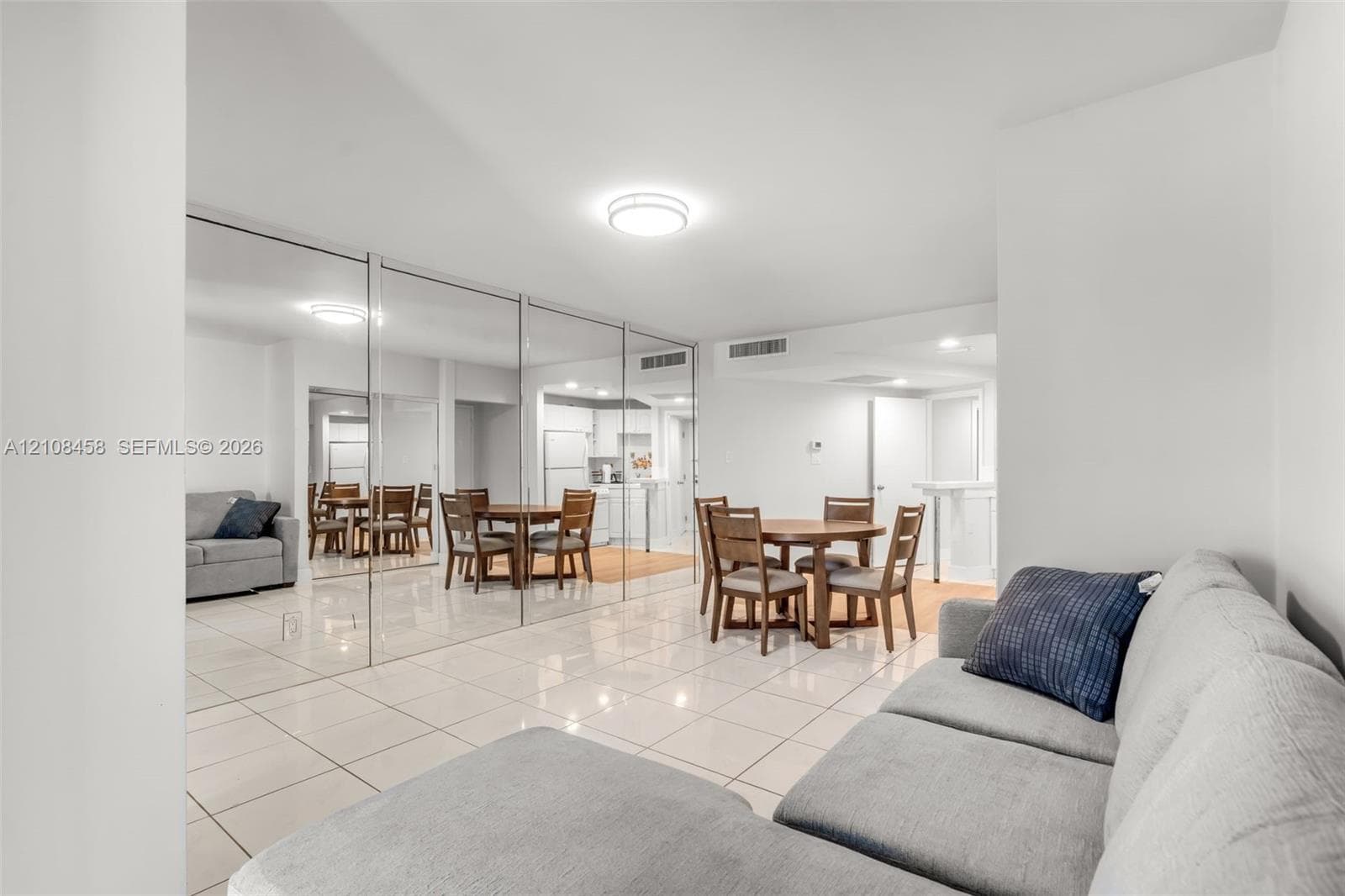 THE CARRIAGE HOUSE CONDO · #919B in Miami Beach - Photo 4