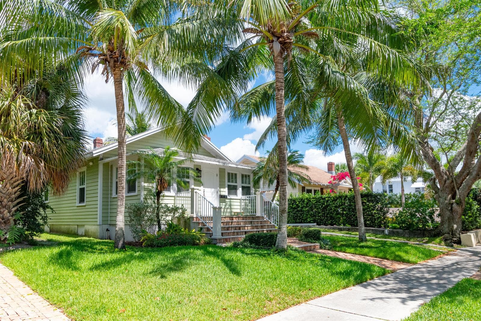 © Clark -701 Florida Ave,-001