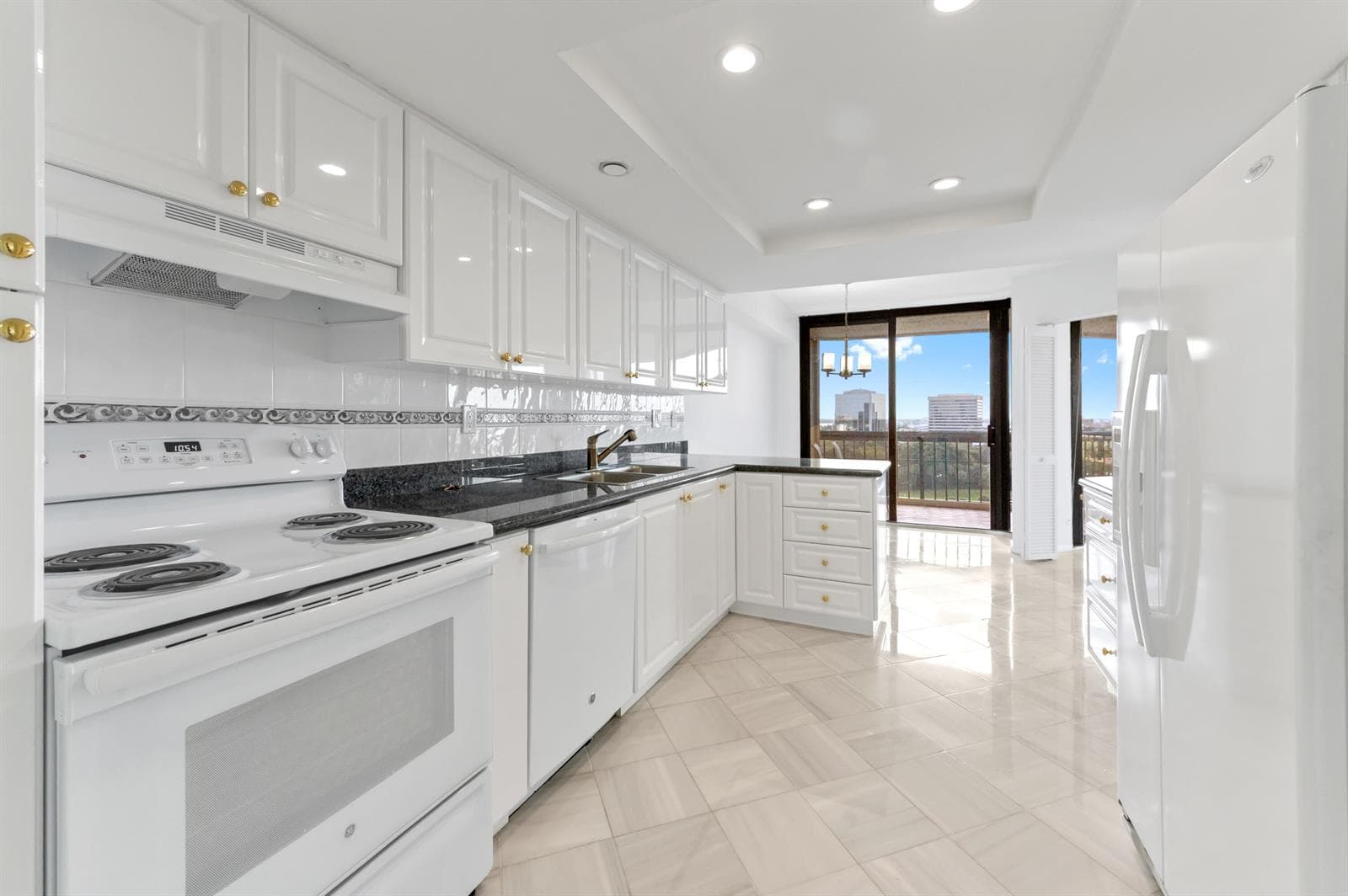 16 Kitchen 02