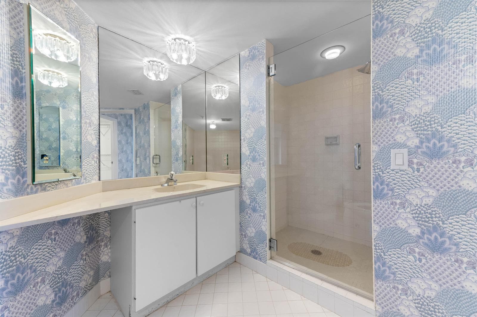 33 Bathroom 04