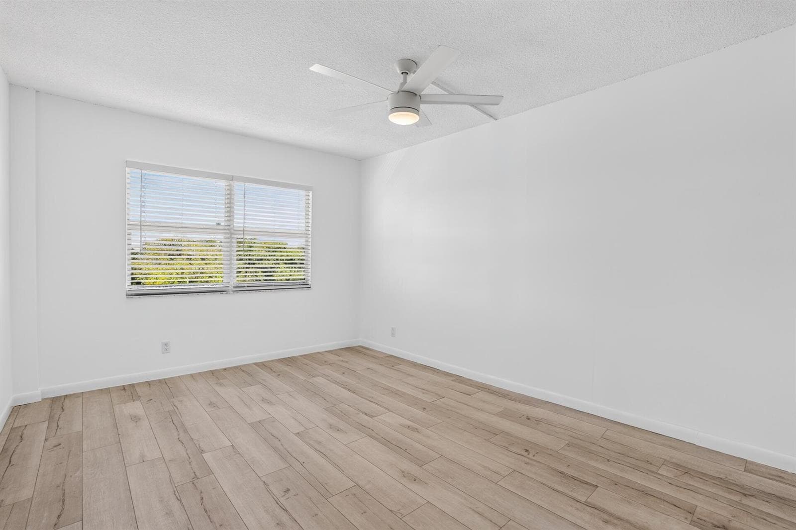 Horizon 404 BEDROOM-2