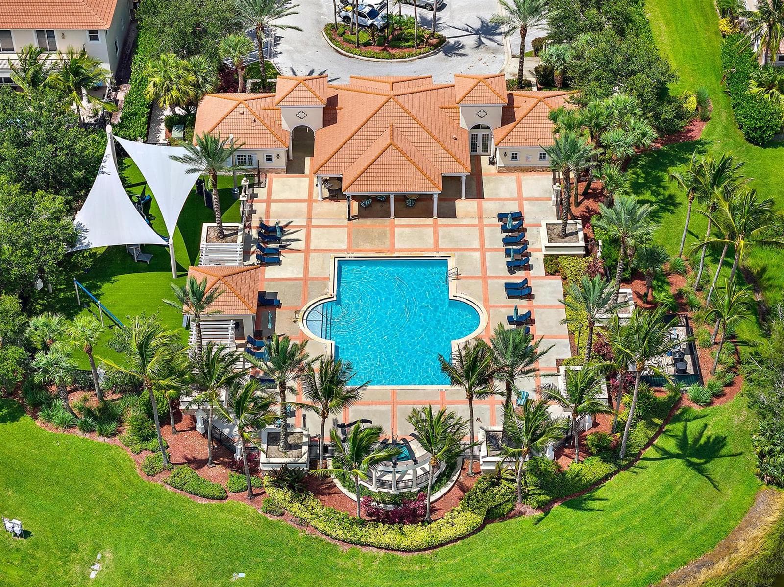 Paloma Pool