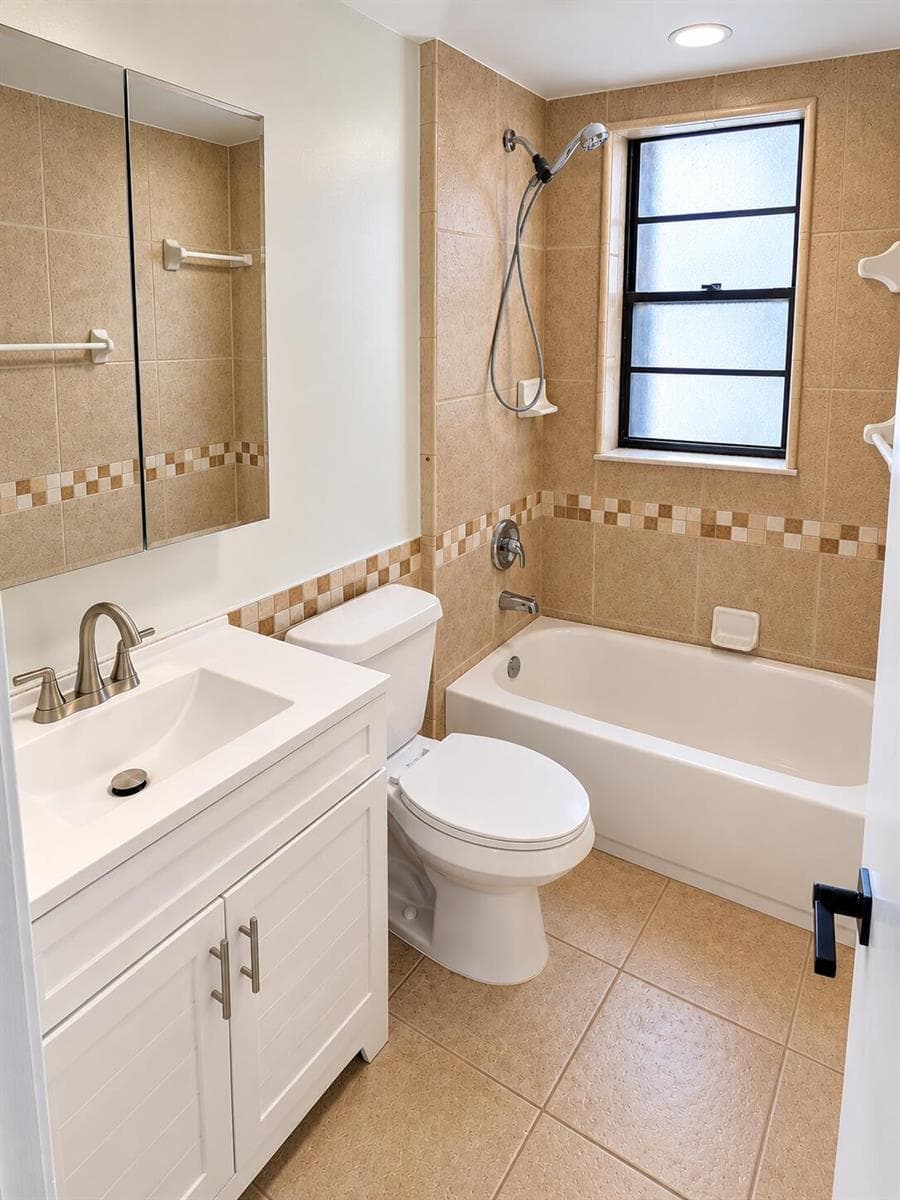 Bright Modern Neutral Bathroom