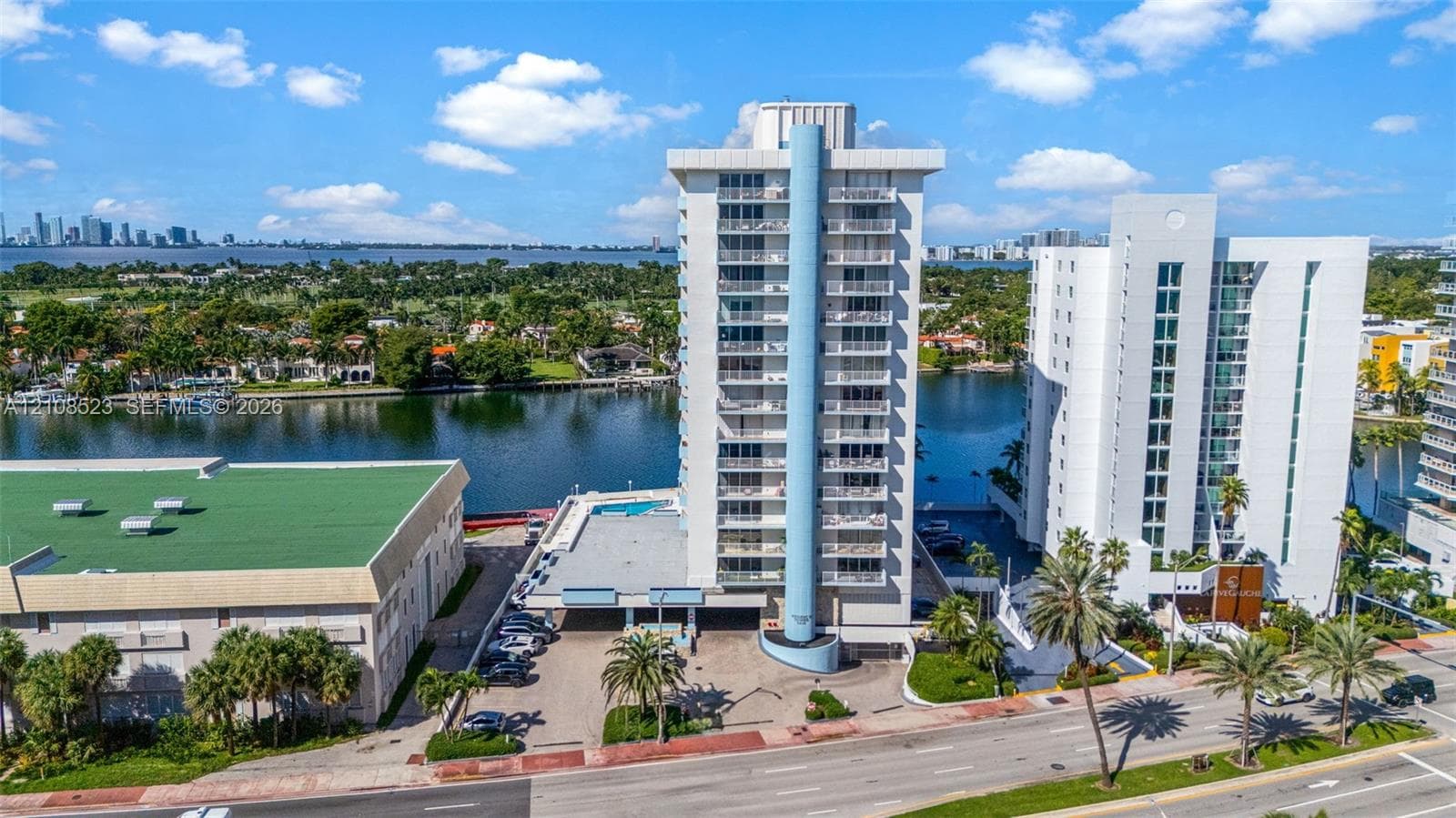 Regency Towers · #2B in Miami Beach - Photo 2