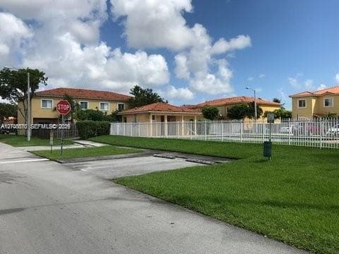 10841 SW 181st Ln photo 2