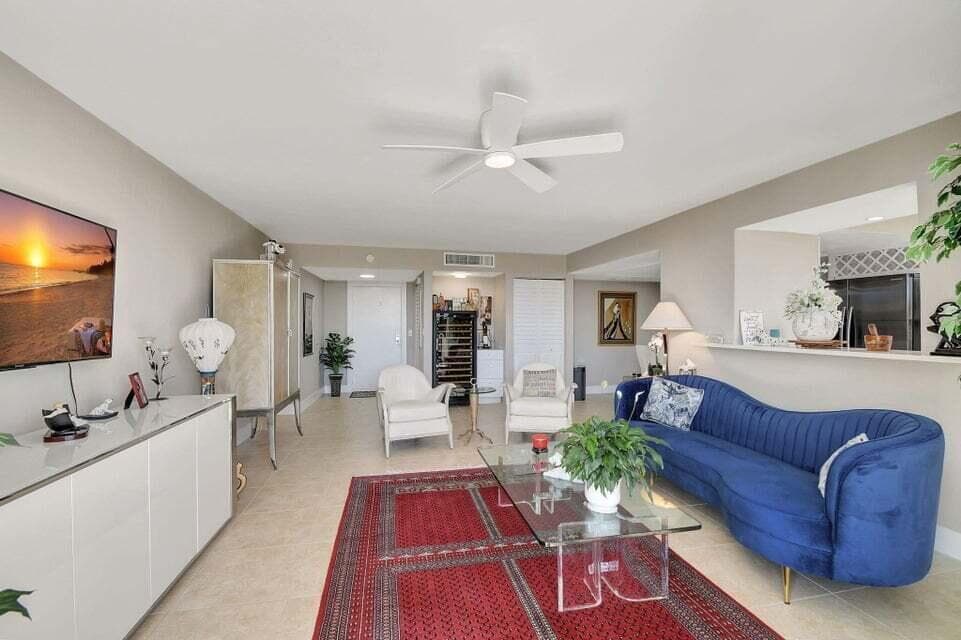 Living room c