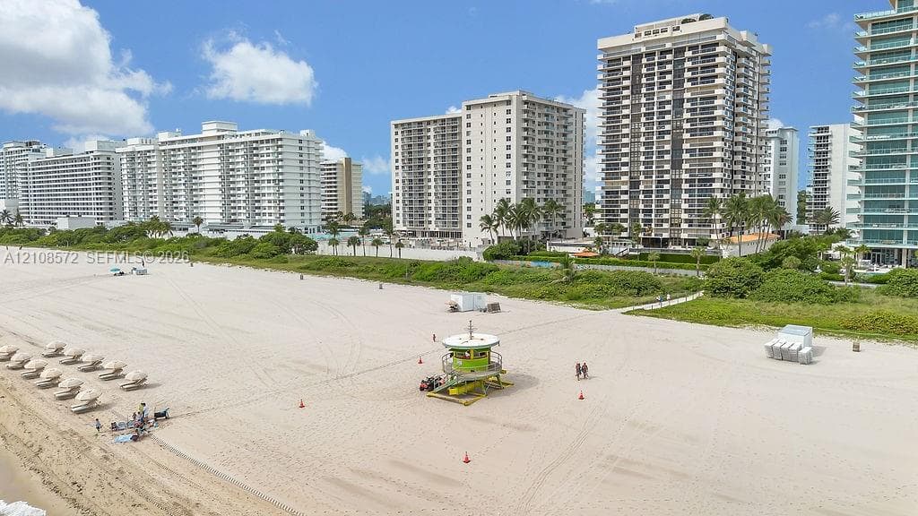 ARLEN BEACH CONDO · #301 in Miami Beach - Photo 2