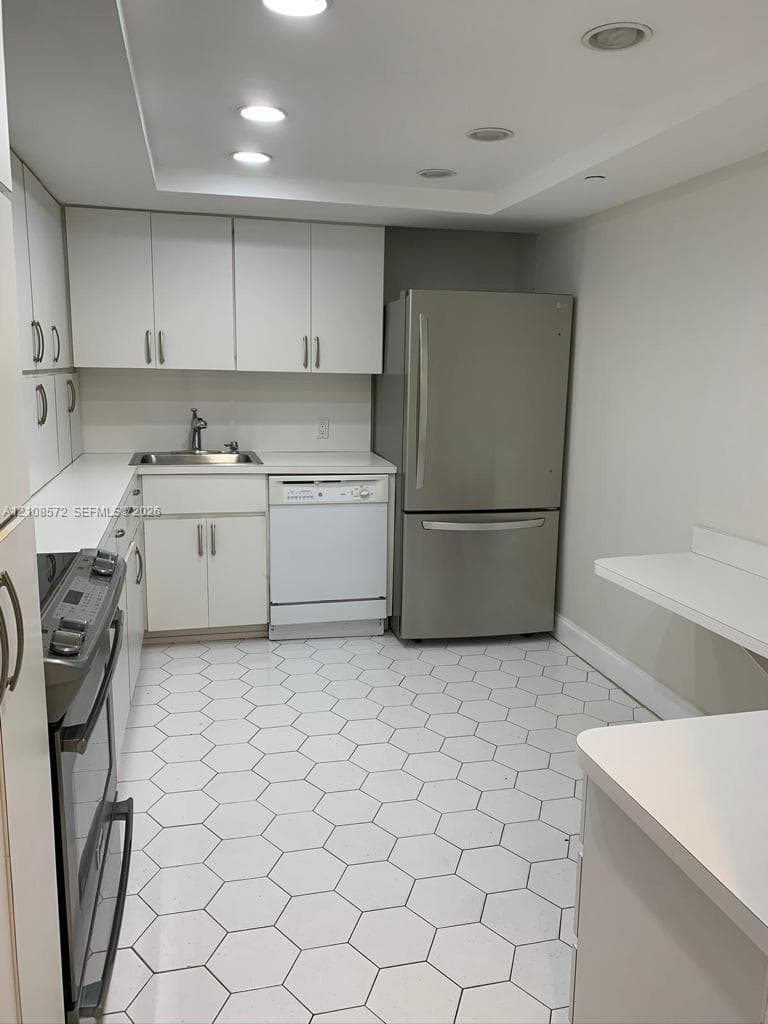 ARLEN BEACH CONDO · #301 in Miami Beach - Photo 13