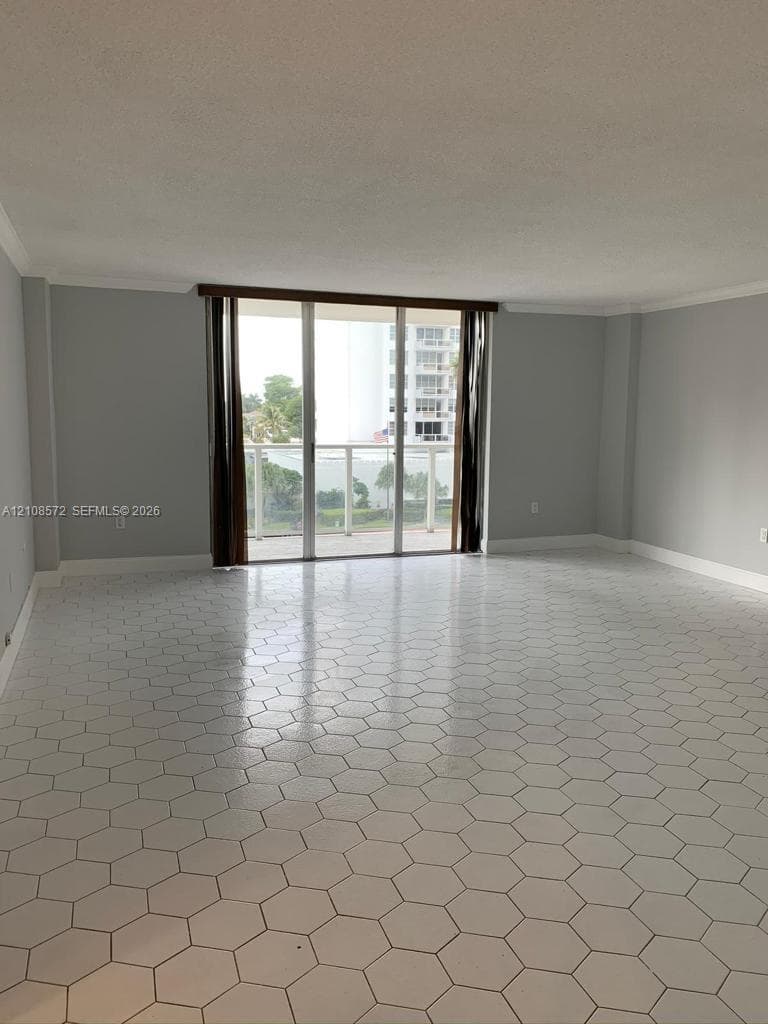 ARLEN BEACH CONDO · #301 in Miami Beach - Photo 3