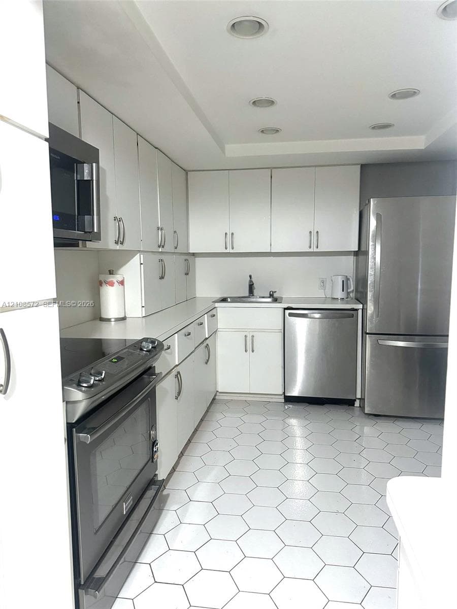 ARLEN BEACH CONDO · #301 in Miami Beach - Photo 11
