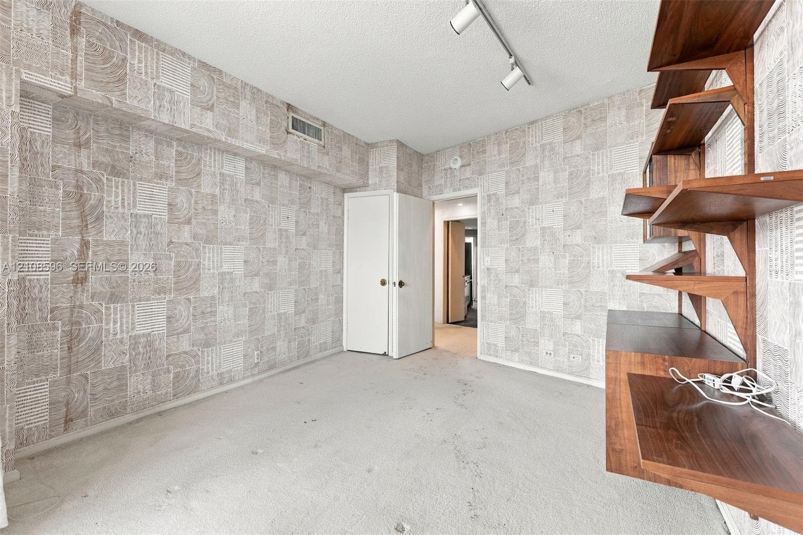 PALM BAY TOWERS · #21N in Miami - Photo 11
