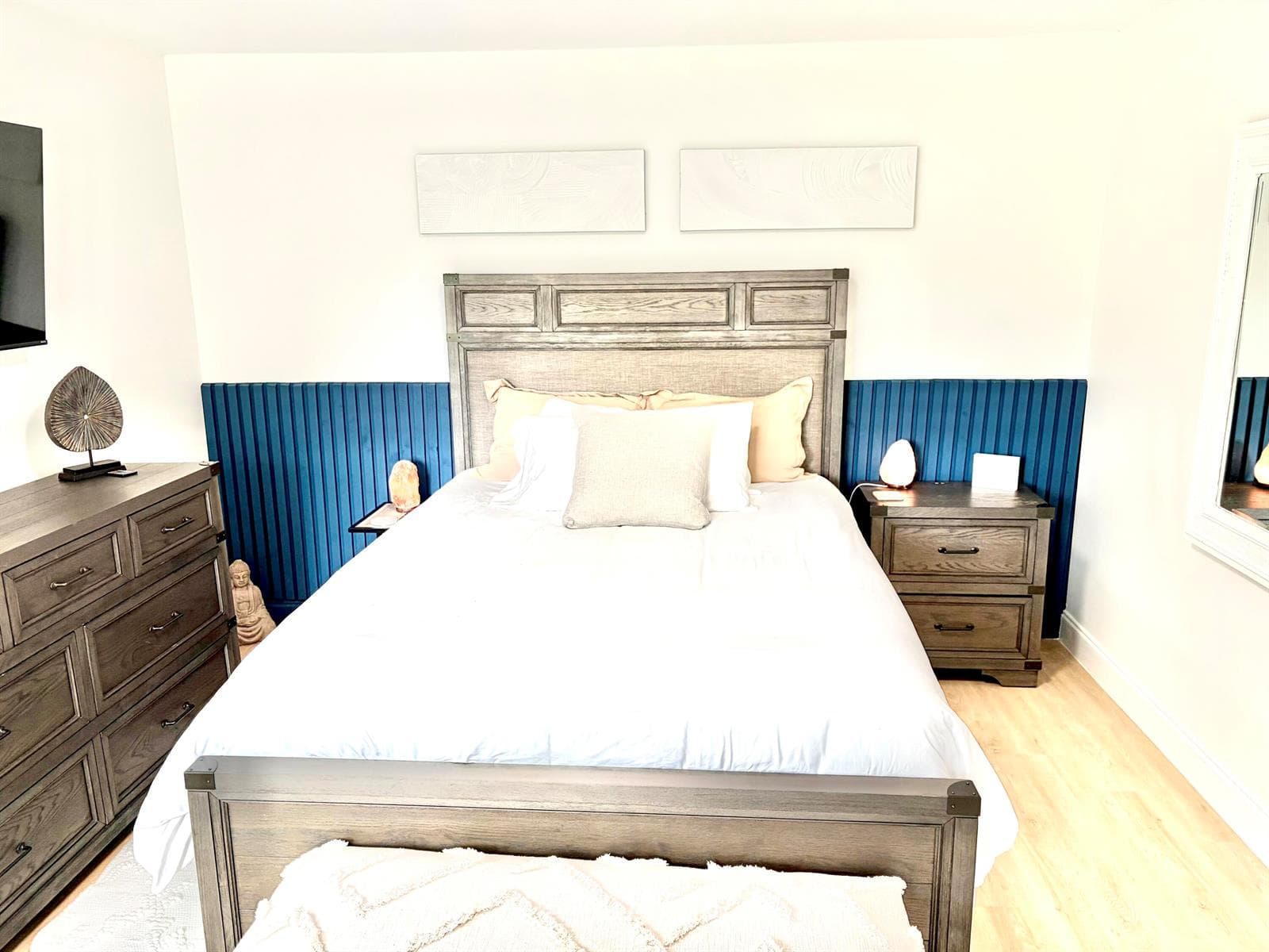BANYAN ROOM FROM END OF BED