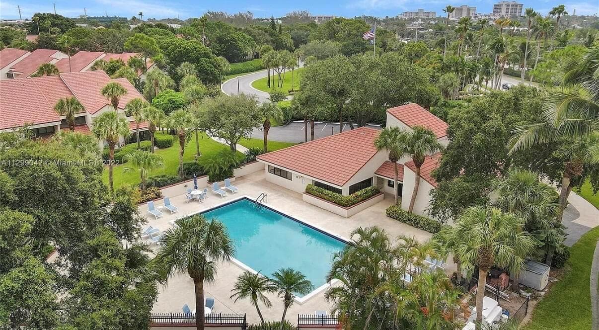 JUNO POOL