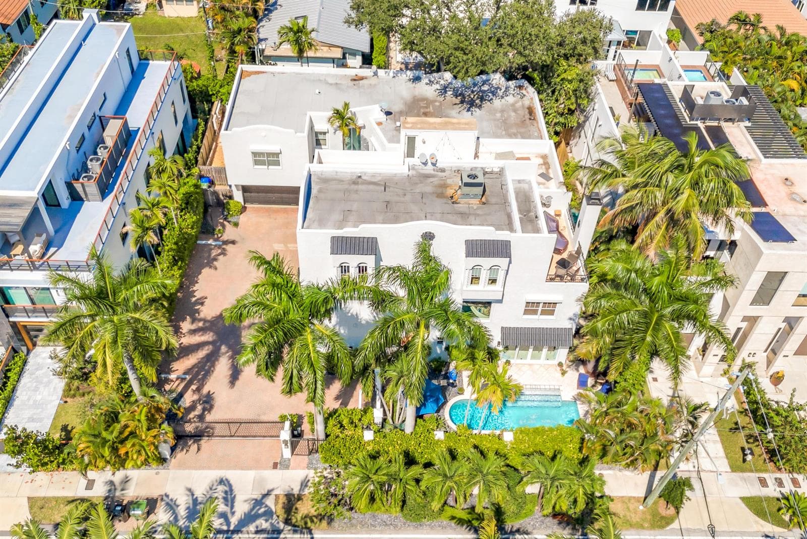 1627 E BROWARD BLVD-51