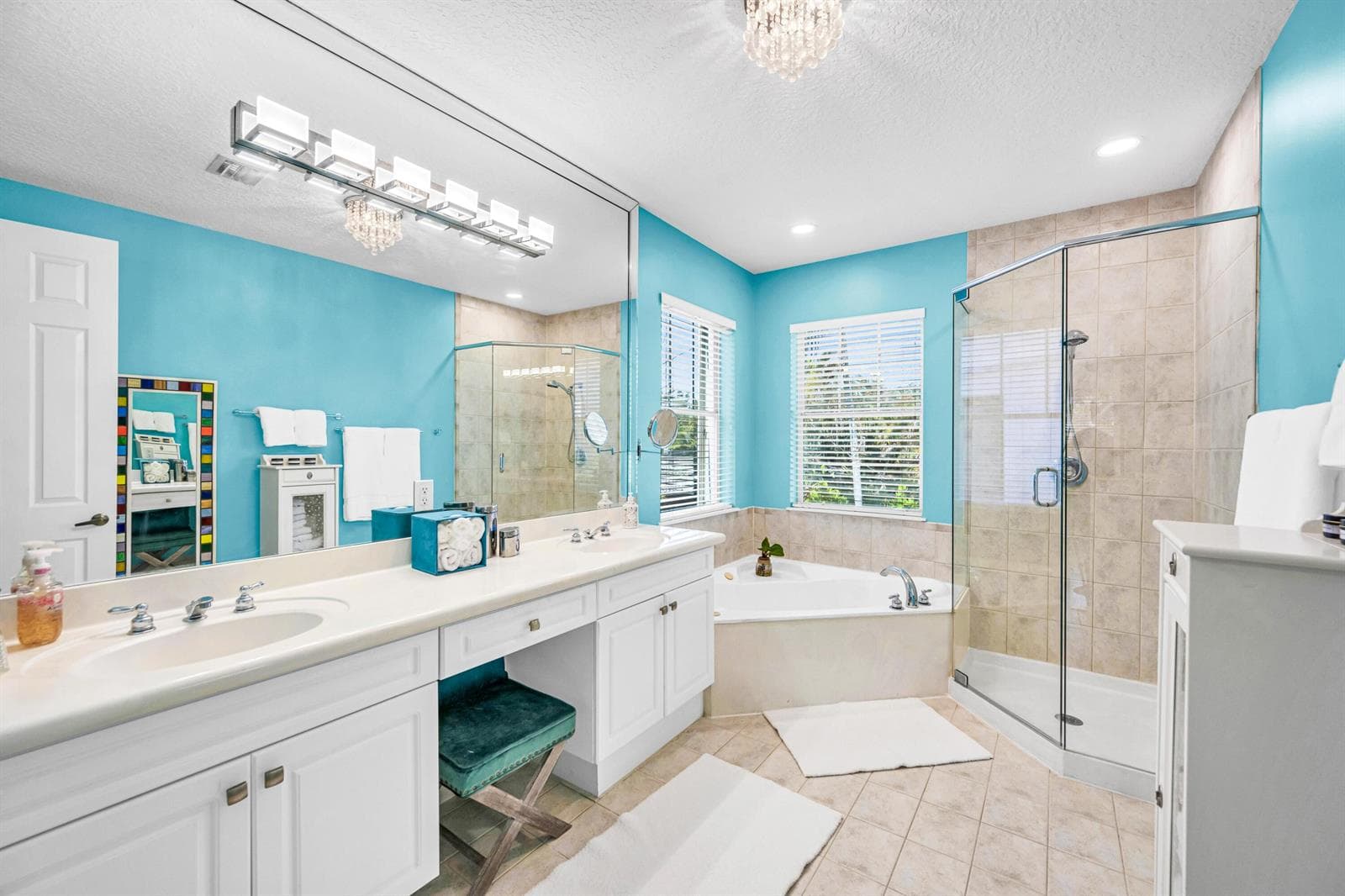 1627 E BROWARD BLVD-36