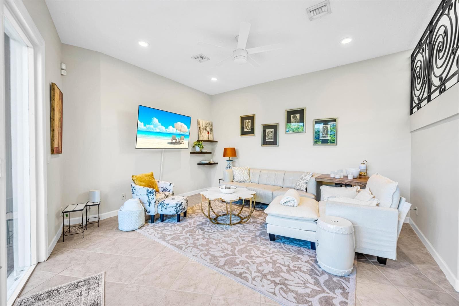 1627 E BROWARD BLVD-19