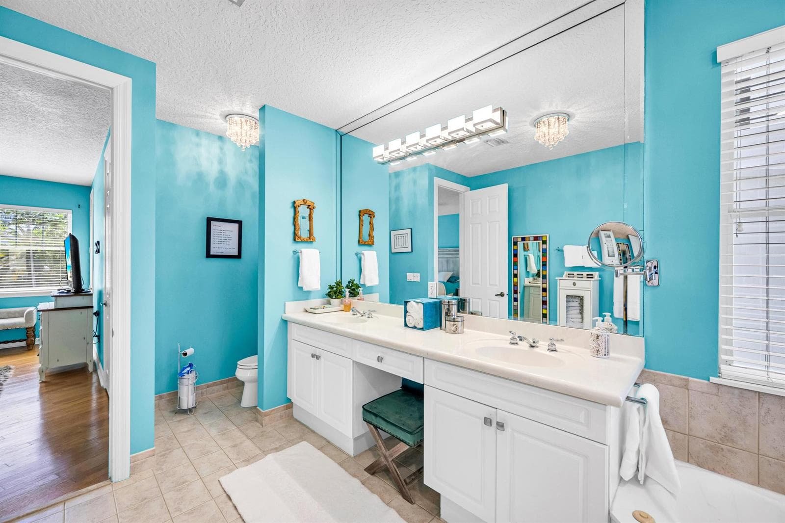 1627 E BROWARD BLVD-38
