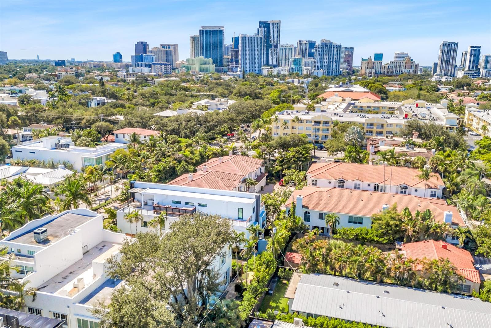 1627 E BROWARD BLVD-46