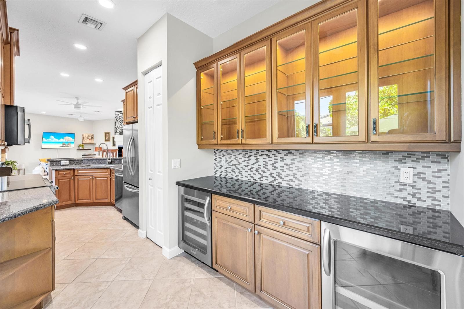 1627 E BROWARD BLVD-26