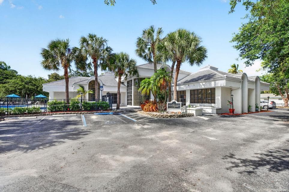 Marina Oaks Club house