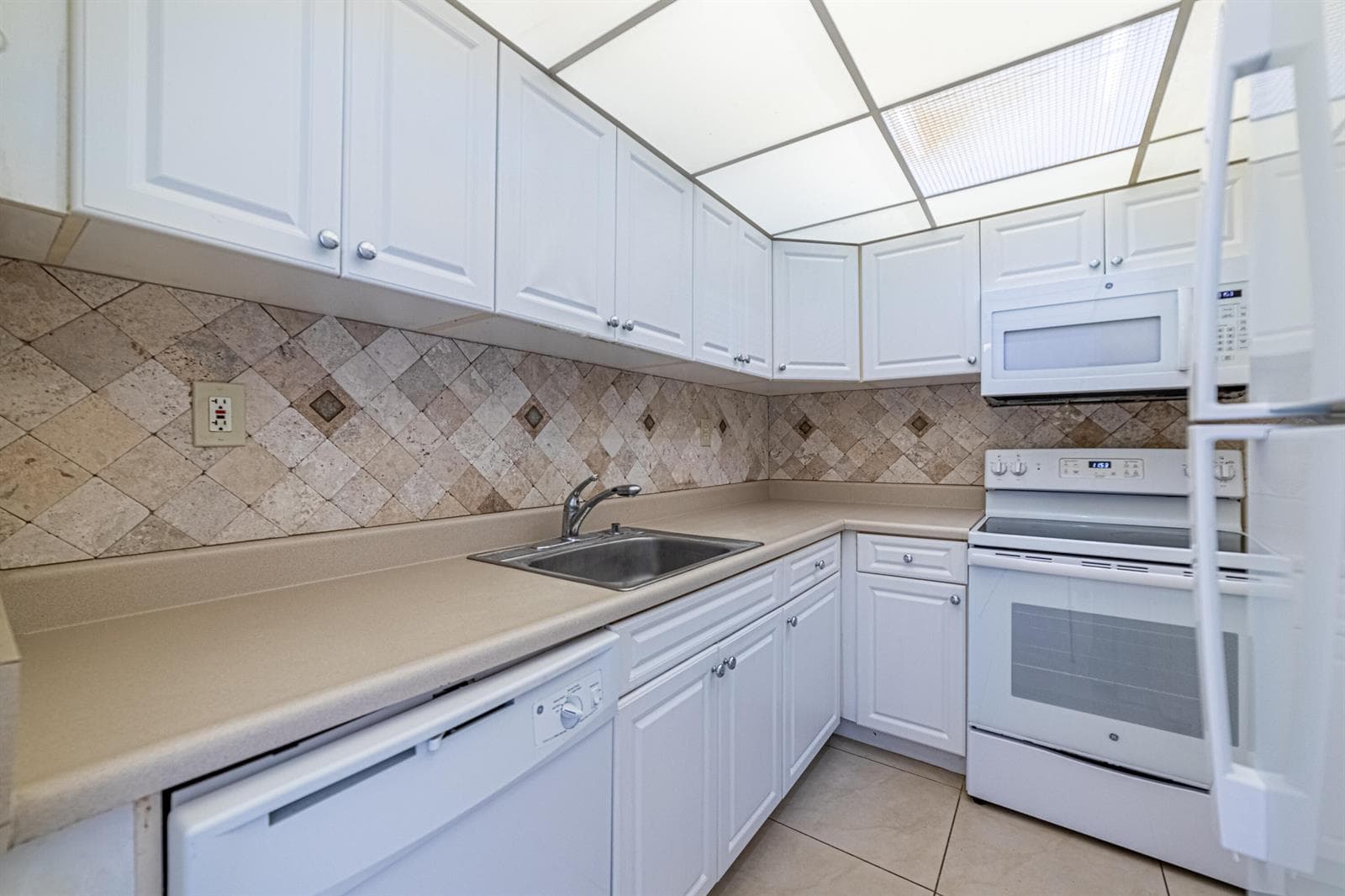 Kitchen (3)