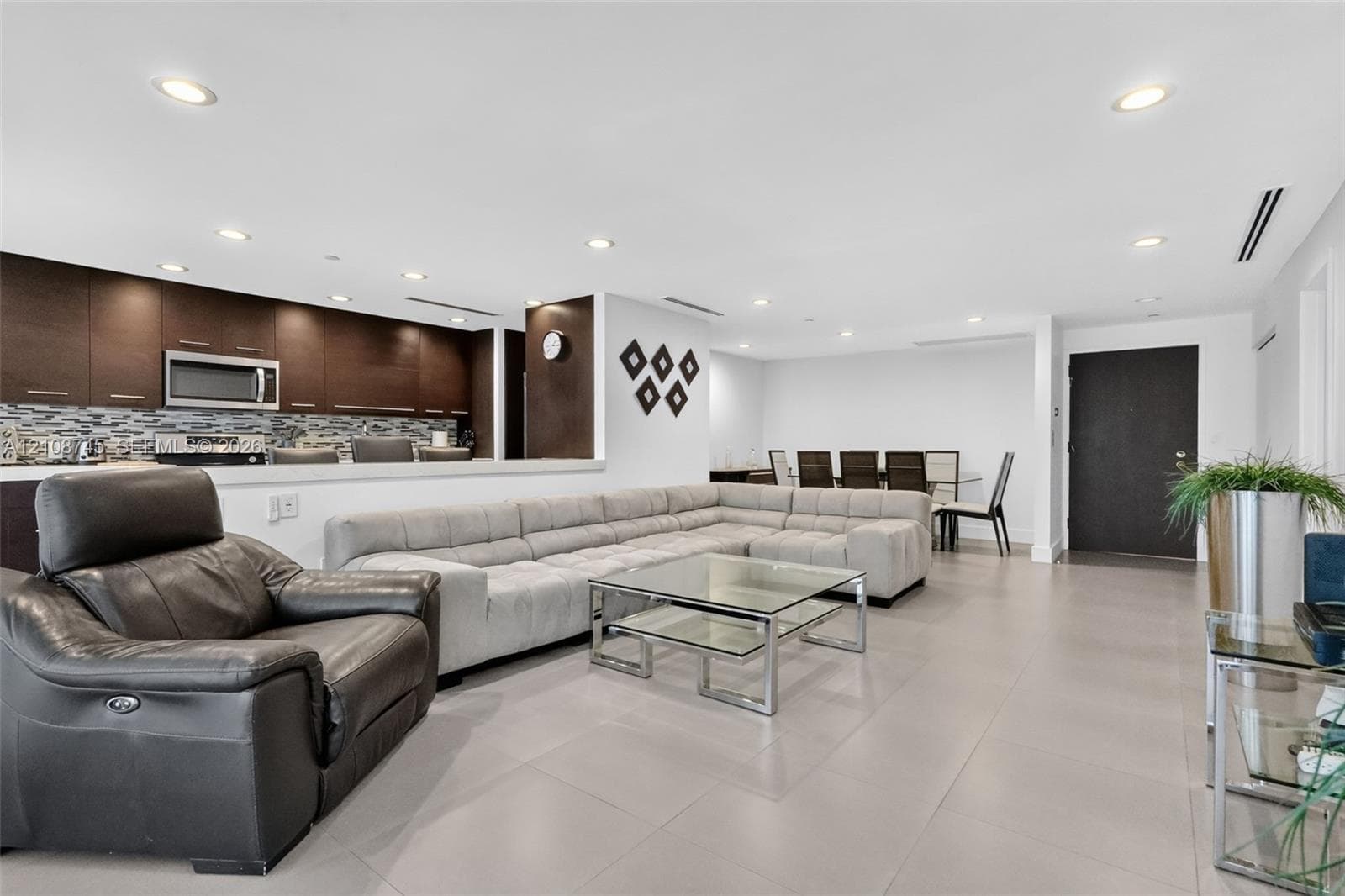 4000 ISL BLVD WILLIAMS IS #503