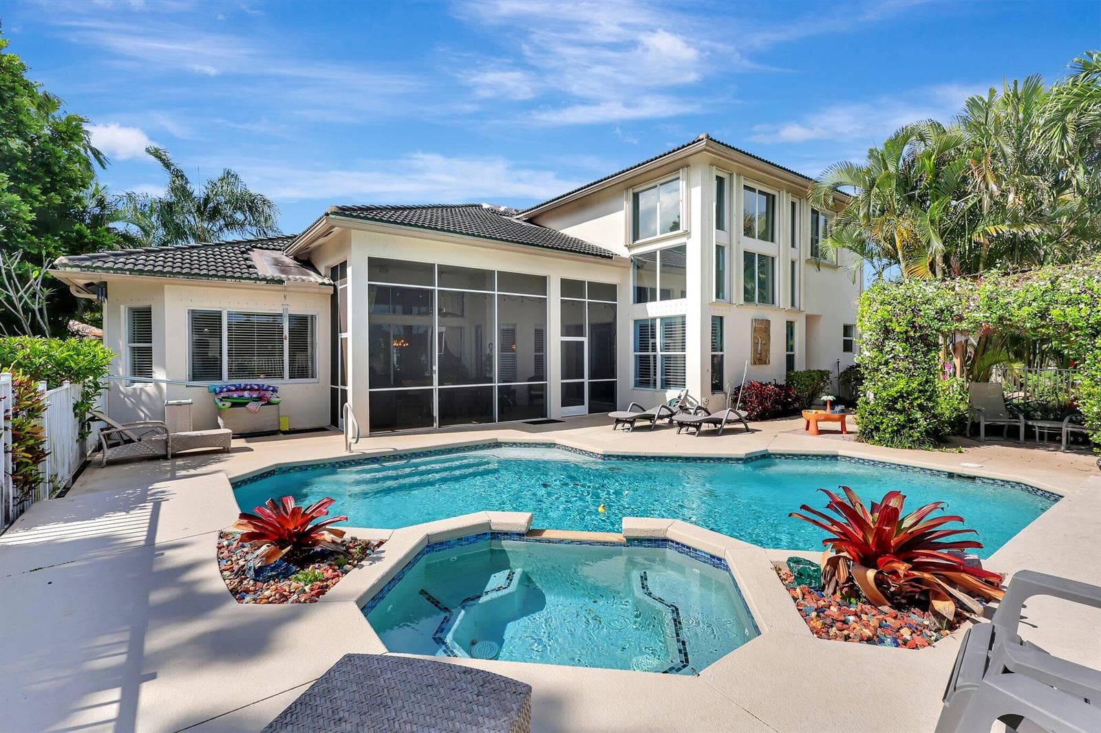 61-web-or-mls-4680Manderly_301