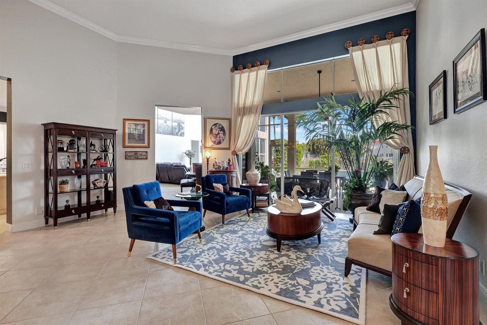 8-web-or-mls-4680Manderly_36