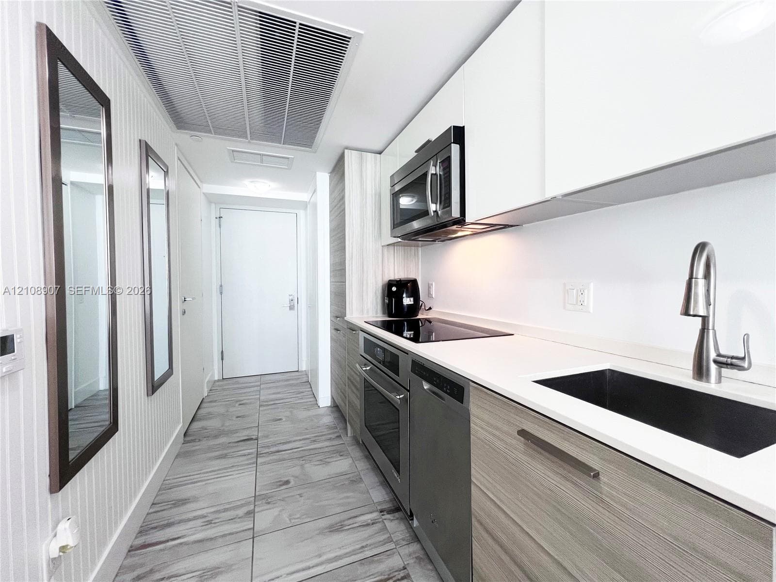Brickell House · #1813 in Miami - Photo 6