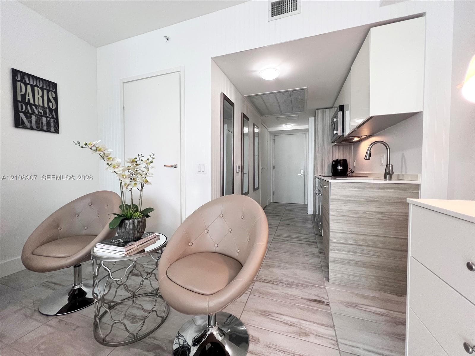 Brickell House · #1813 in Miami - Photo 10