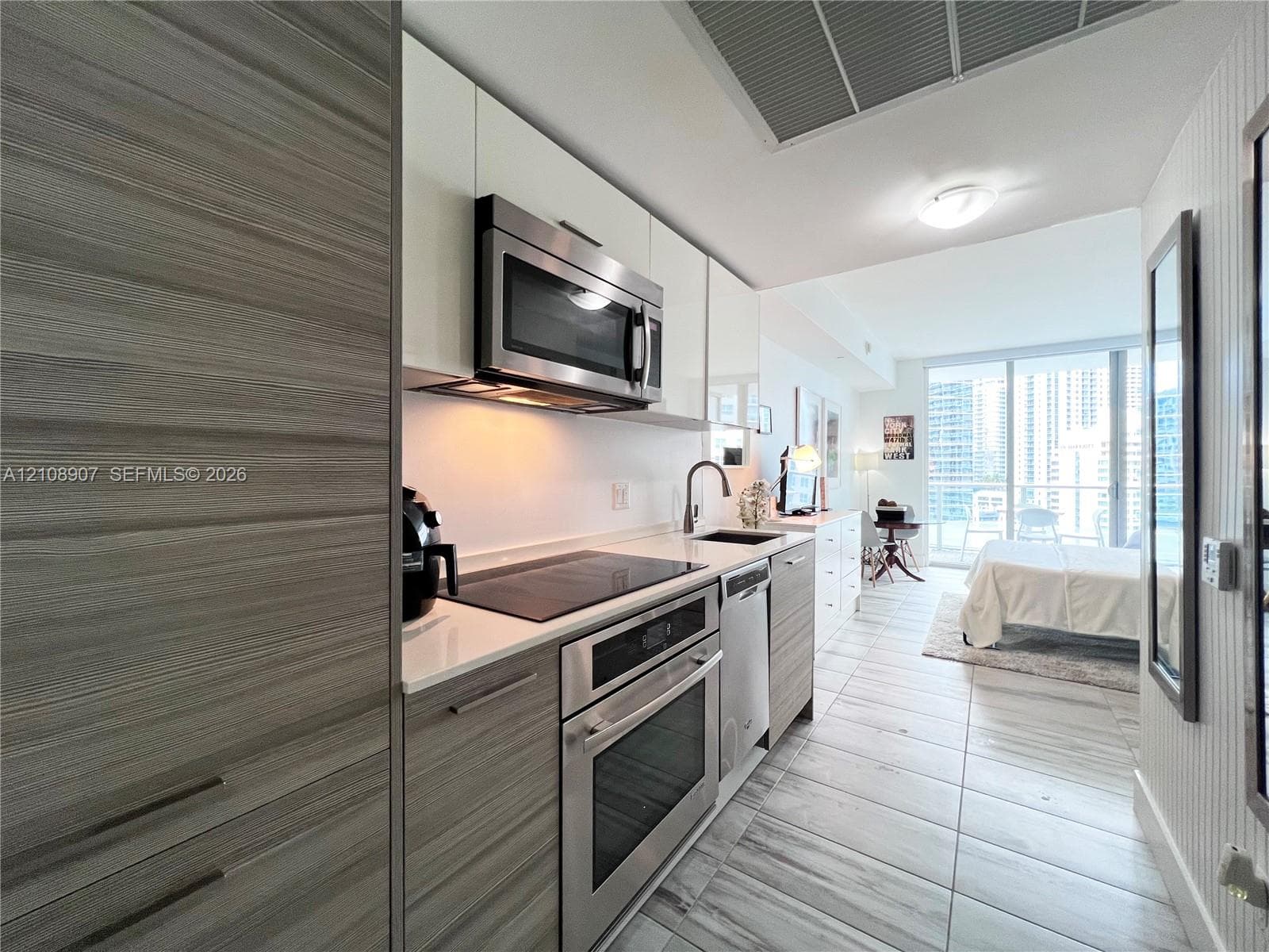 Brickell House · #1813 in Miami - Photo 4