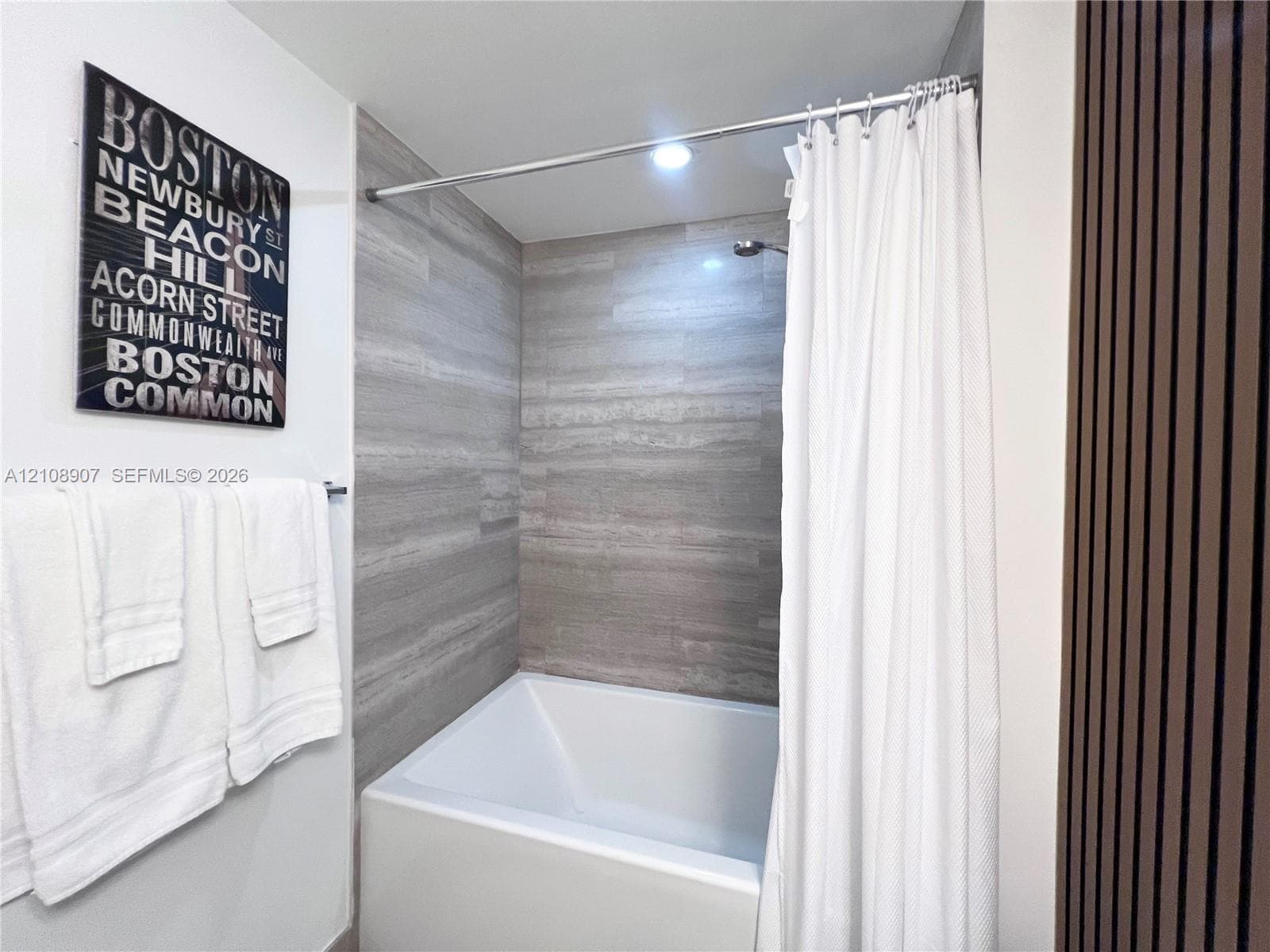 Brickell House · #1813 in Miami - Photo 25