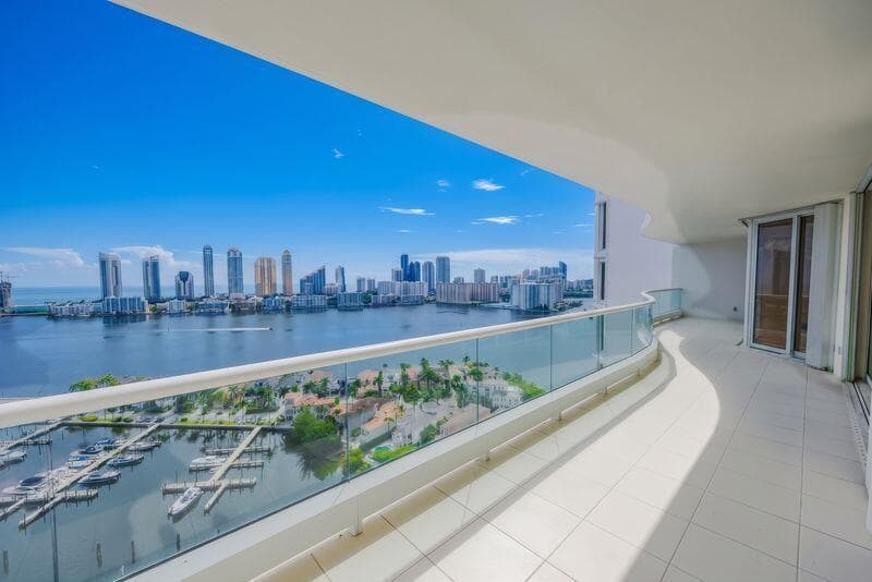 7000 Island Blvd (View5)