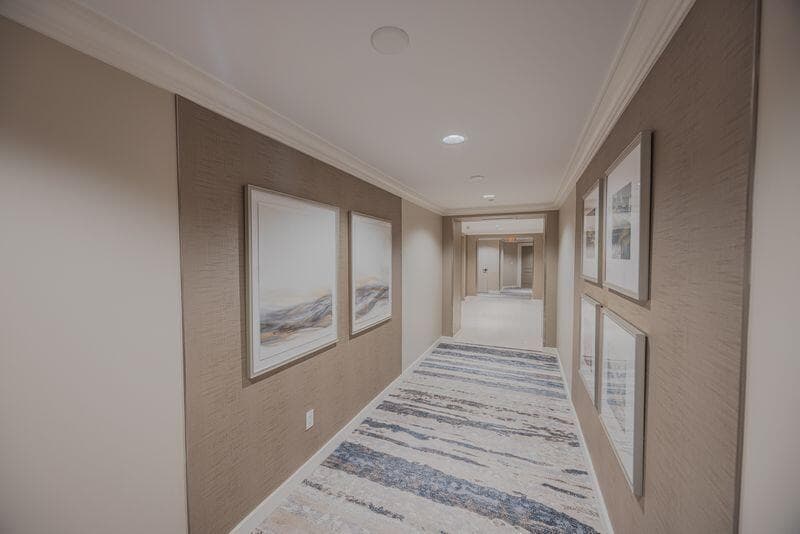 7000 Island Blvd (Hallway)