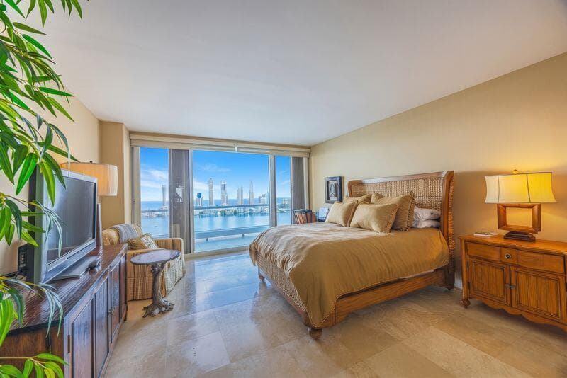 7000 Island Blvd (Bdrm #1e)