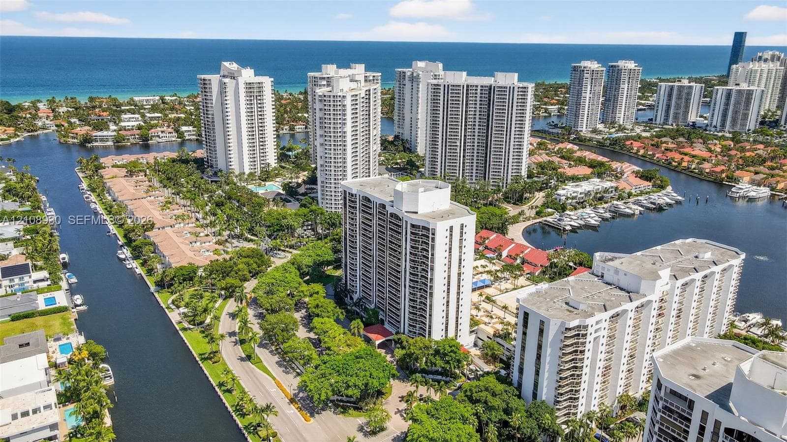 HARBORSIDE AT THE WATERWA · #410 in Aventura - Photo 27
