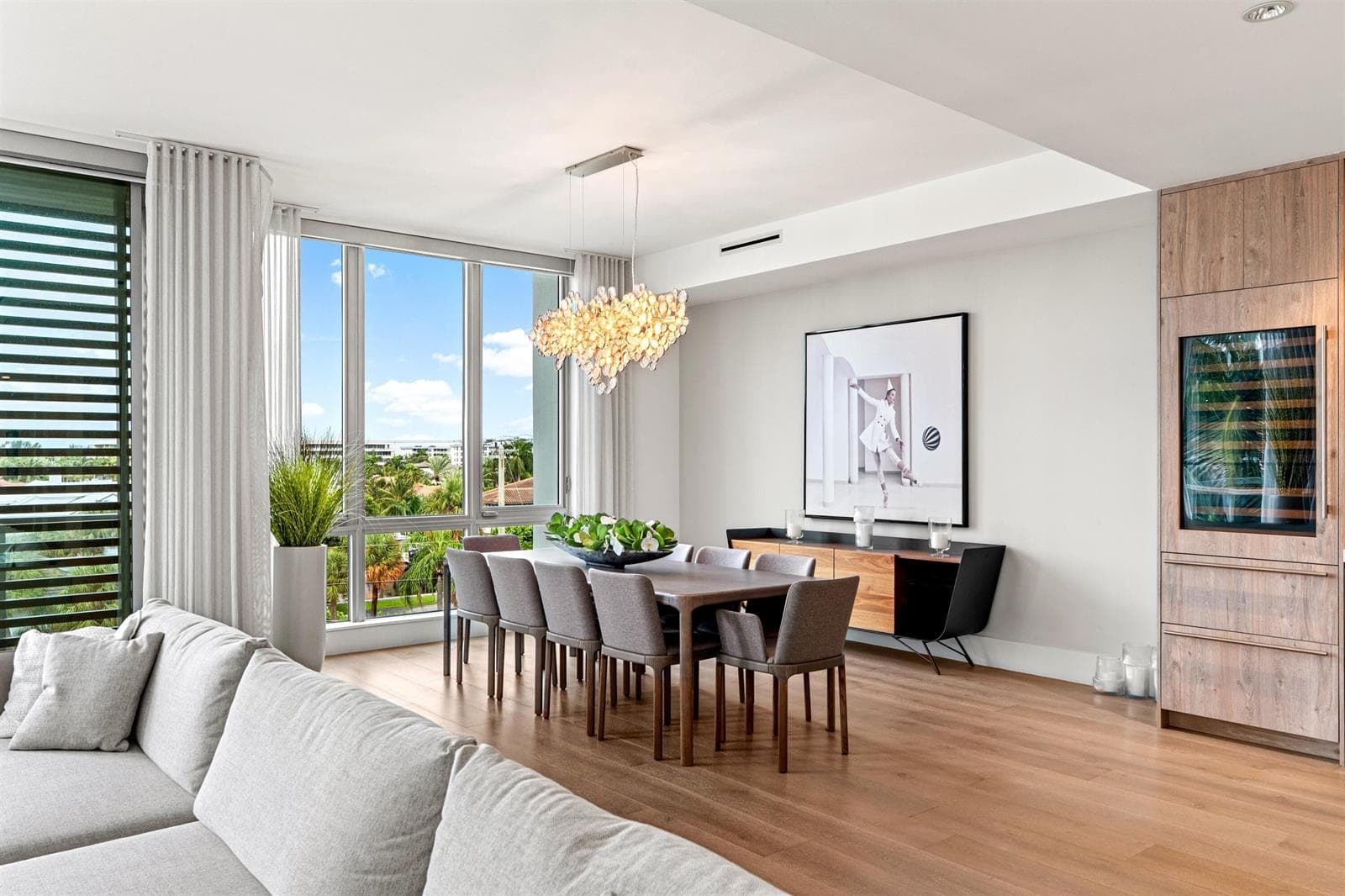 DINING_ROOM_ANGLE_RIGHT