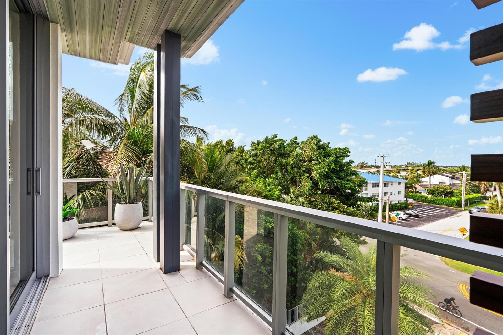 BALCONY_VIEW_RIGHT