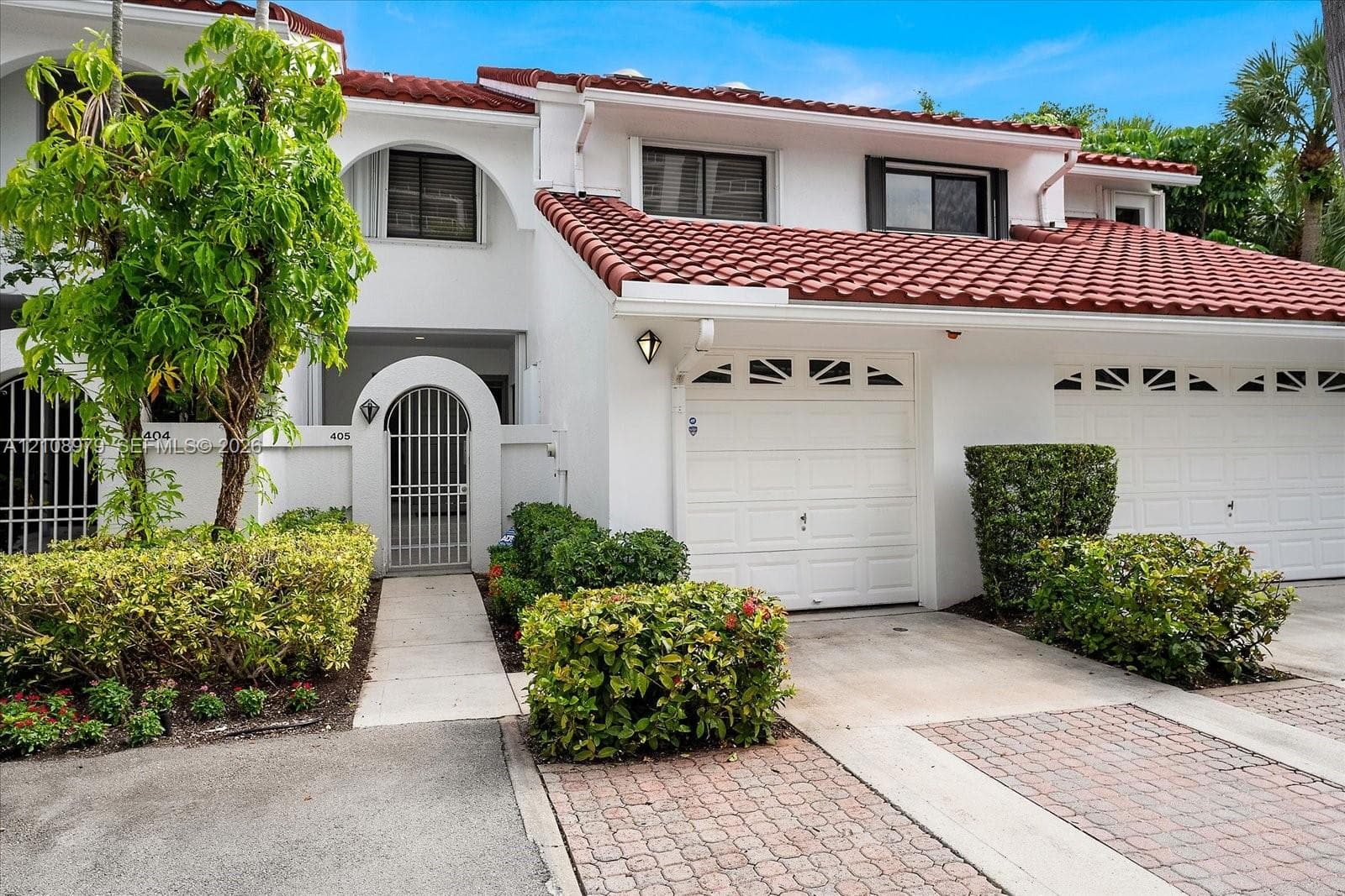 3602 Yacht Club Dr #405 photo 2