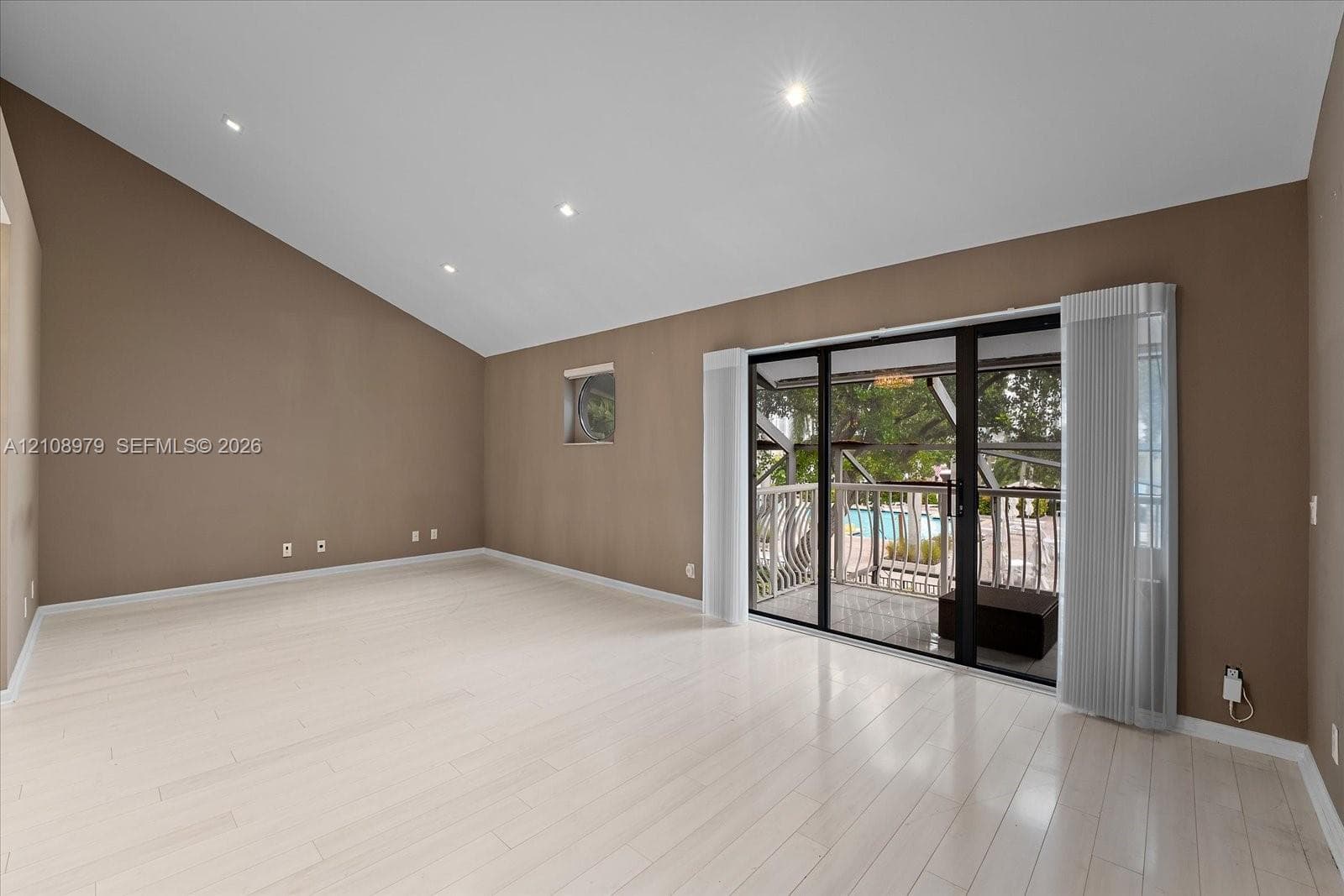 3602 Yacht Club Dr #405 photo 9