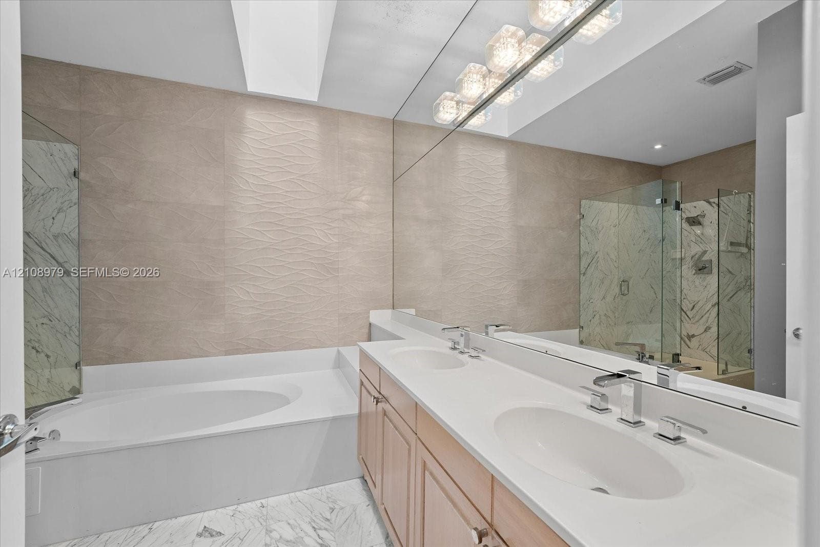 3602 Yacht Club Dr #405 photo 11