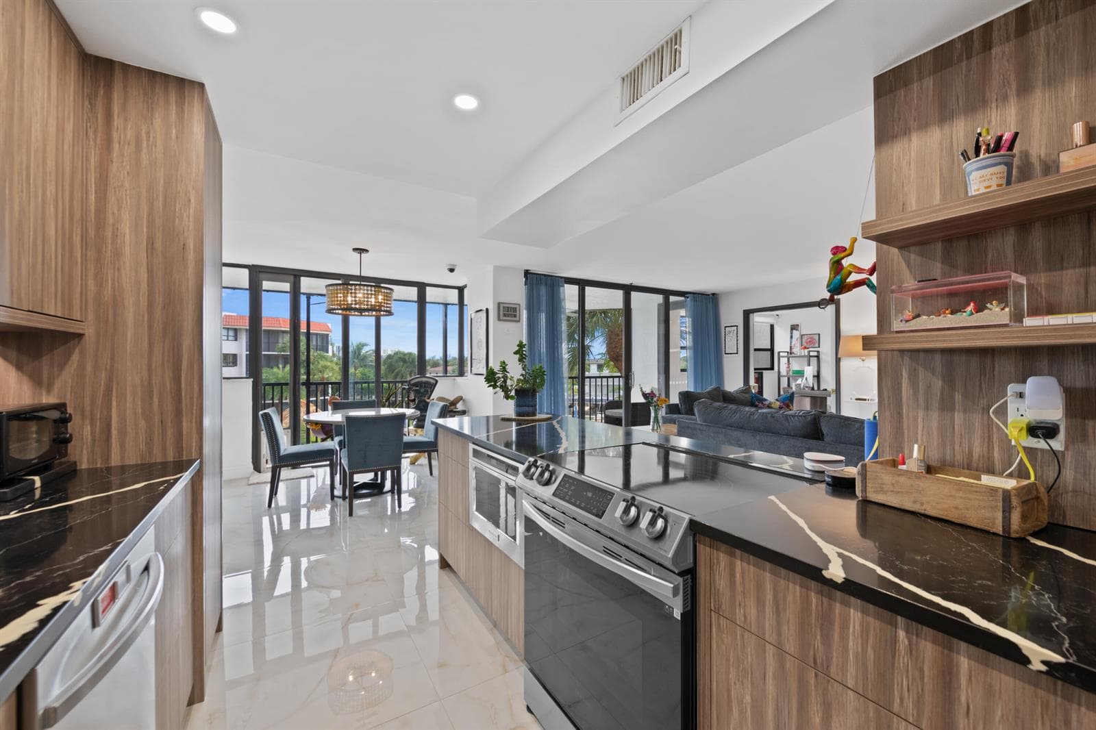 800 Jeffery Street #307