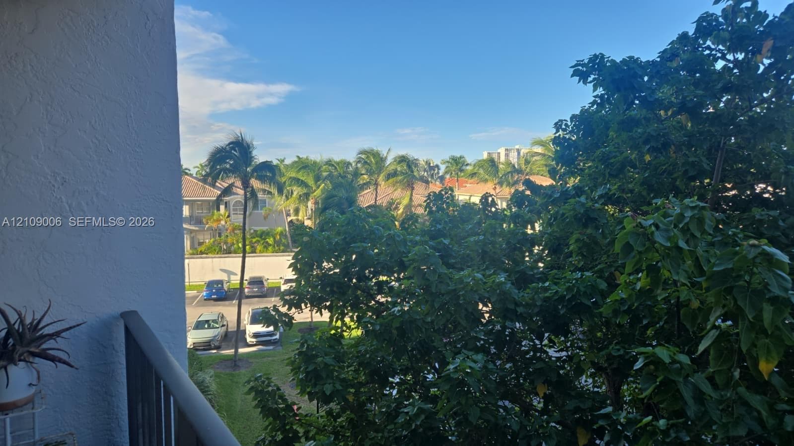 OCEANVIEW PARK CONDO · #406 in Hallandale Beach - Photo 4