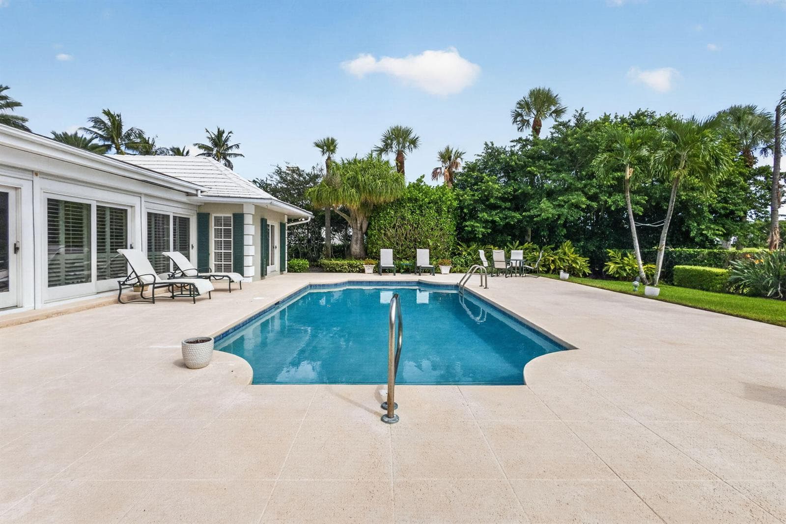 Pool & large deck