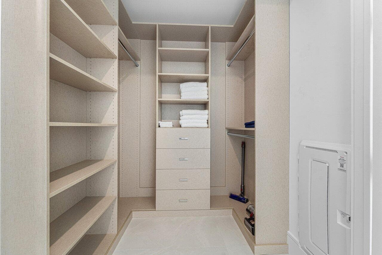 Walk In Closet