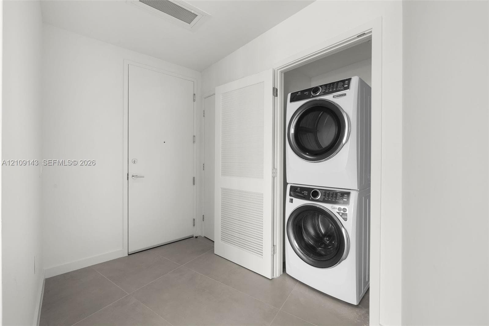 Full-sized laundry