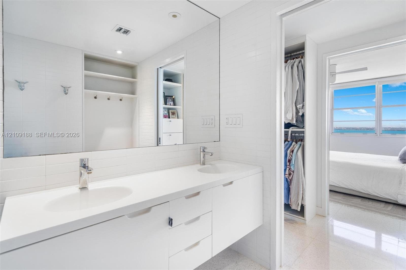 Primary ensuite with dual sinks