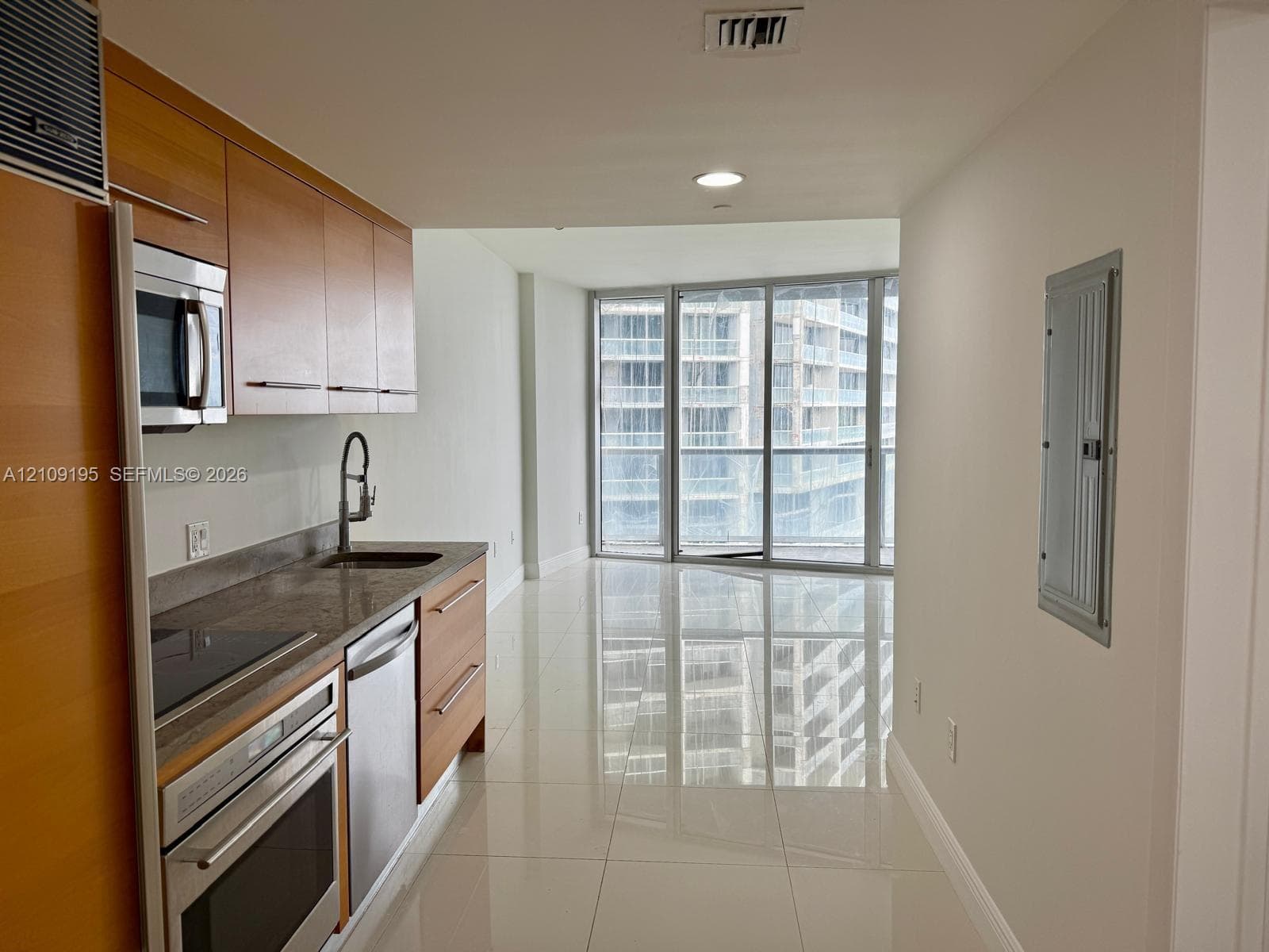 Icon Brickell II · #4408 in Miami - Photo 2