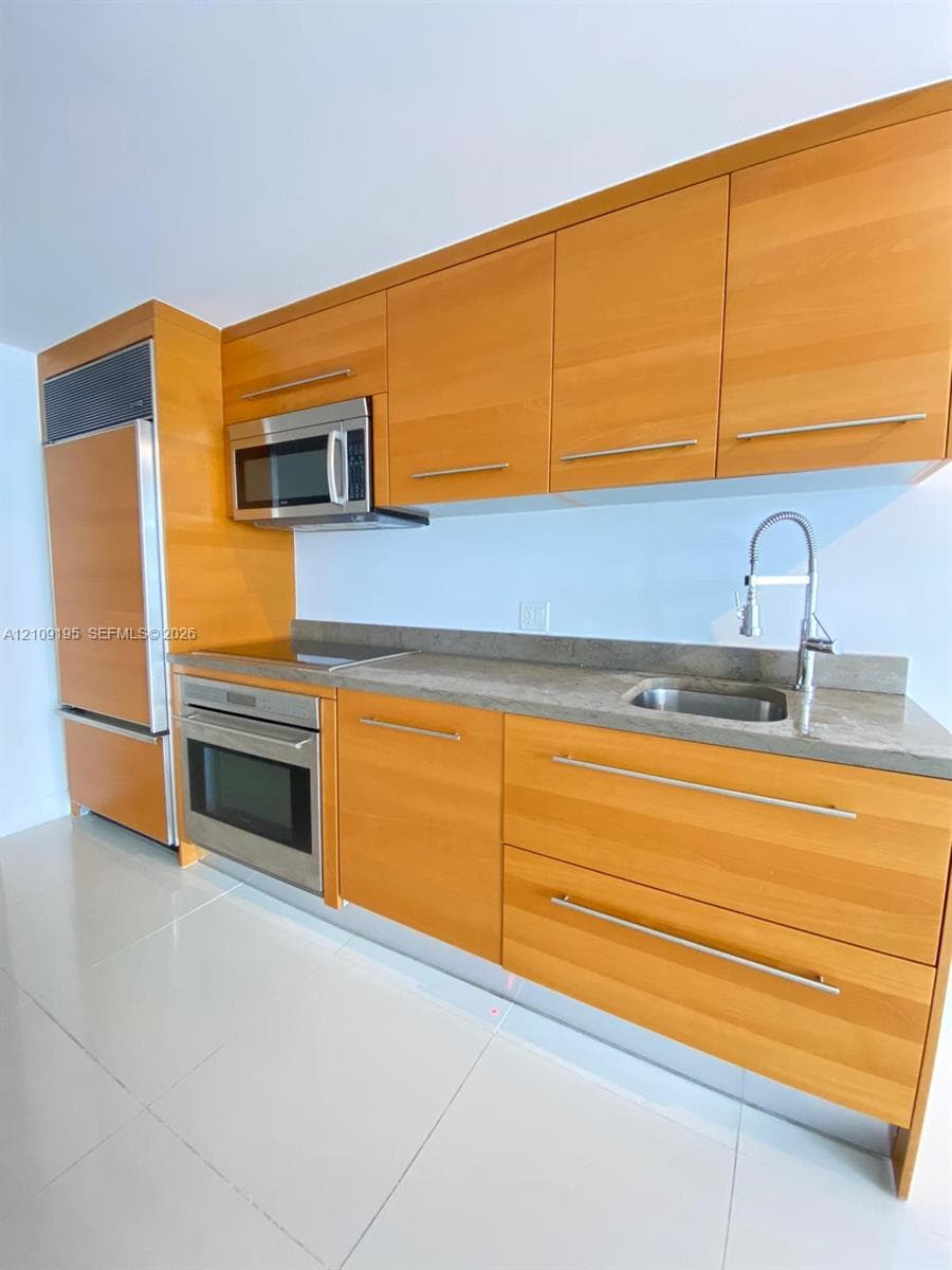 Icon Brickell II · #4408 in Miami - Photo 6